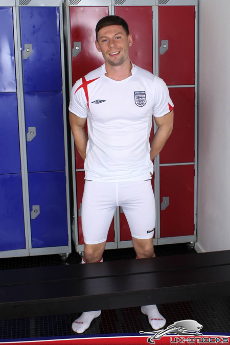 Athlete with a bulge in his tight white spandex shorts.